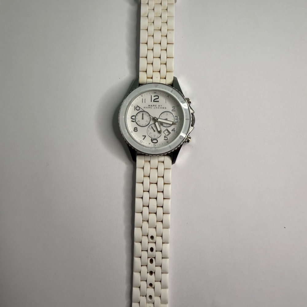 Marc Jacobs White rubber band and Silver Watch vintage